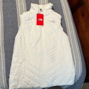 North face mossbud reversible vest TNF white